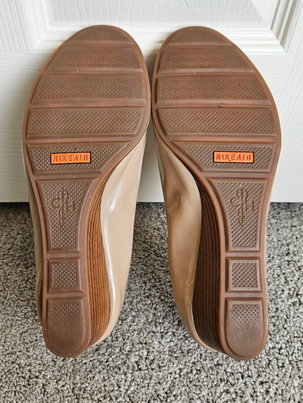 Cole Haan Nike Air Tan Patent Peep Toe Low Wedge Pumps Size 8 - Picture 8 of 9